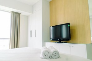 Deluxe Apartment | 2 bedrooms, desk - Cozy And Spacious 2Br The Mansion Kemayoran Apartment Near Jiexpo (Jakarta)