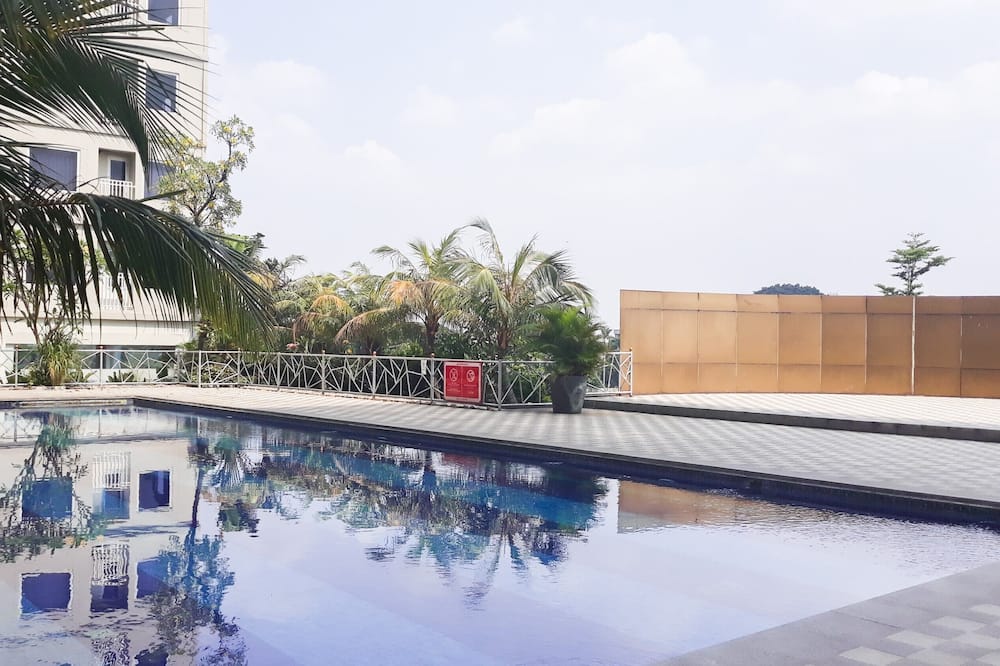 Comfort And Homey 2Br At Titanium Square Apartment