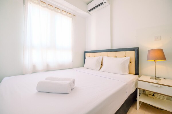 Comfort And Homey 2br At Titanium Square Apartment - Cibubur