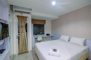 Interior - Cozy Living Studio At Grand Dhika City Jatiwarna Apartment (Bekasi)