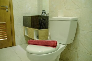 Apartament Deluxe | Bany | Dutxa, articles de tocador gratuïts i tovalloles 