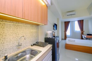 Deluxe-Studio | Eigene Küche | Kühlschrank, Herdplatte, Reiskocher, Esstisch