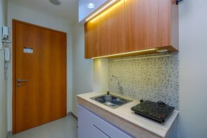 Deluxe-Studio | Eigene Küche | Kühlschrank, Herdplatte, Reiskocher, Esstisch