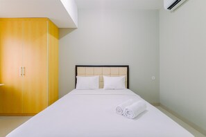 Deluxe Studio - Homey Studio At Lrt City Sentul - Royal Sentul Park Apartment (Bogor)