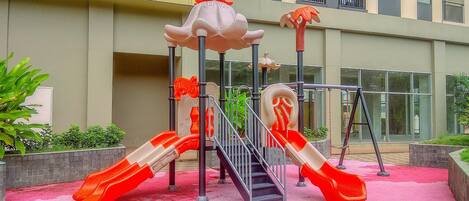 Children’s play area – outdoor