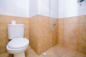 デラックス スタジオ | バスルーム | シャワー、バスアメニティ (無料)、タオル