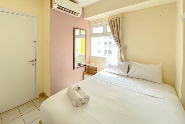 Deluxe Apartment | 2 bedrooms, desk - Good Deal And Well Design 2Br Green Pramuka City Apartment (Jakarta)