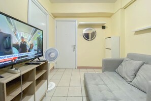 Living area - Good Deal And Well Design 2Br Green Pramuka City Apartment (Jakarta)