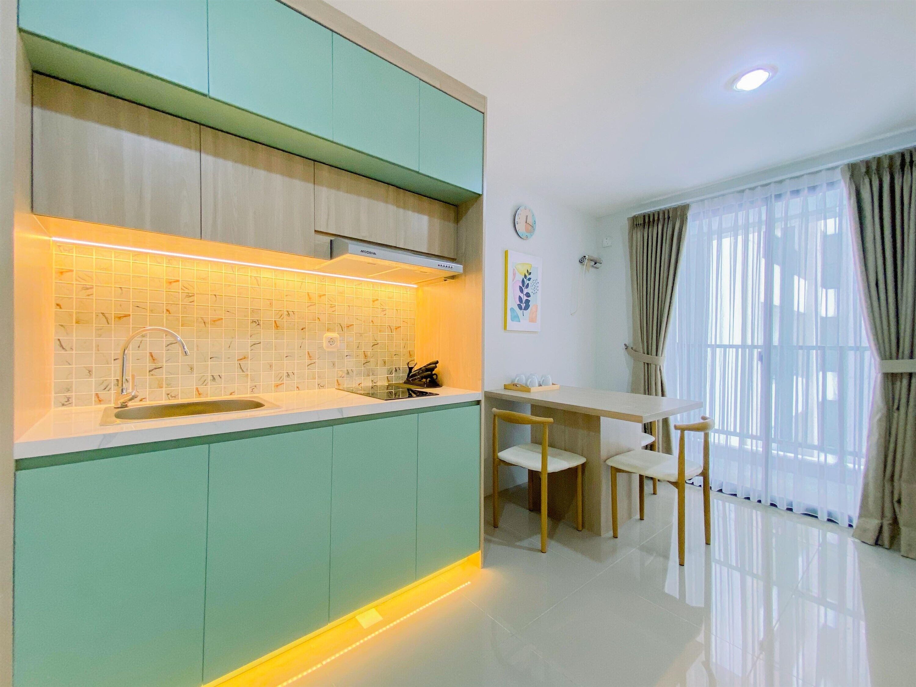 Deluxe Apartment | Dining room