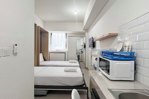 Deluxe Studio - Well Designed Studio Apartment (No Kitchen) Bandaraya - Tallasa City Makassar (Makassar)