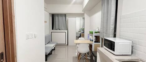 Deluxe Studio | Living area