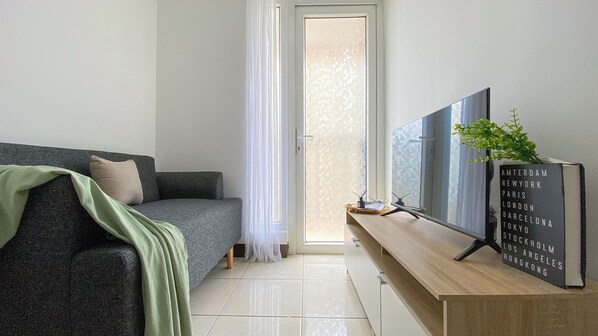 Living area - Best Place And Nice 1Br At Boutique Kemayoran Apartment (Jakarta)