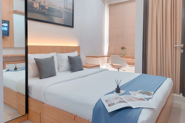 Standard Studio | Desk - Homey Studio At Transpark Bintaro Apartment (South Tangerang)