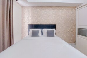 Studio | Desk, free WiFi - Comfy And Well Furnished Studio Casa De Parco Apartment (Pagedangan)