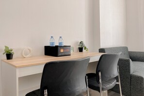 Apartment | In-room dining - Comfort Living 1Br Boutique Kemayoran Apartment (Jakarta)