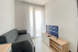 Living area - Comfort Living 1Br Boutique Kemayoran Apartment (Jakarta)
