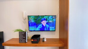 Studio | Desk, free WiFi - Comfy And Good Studio Apartment At Tokyo Riverside Pik 2 (Teluknaga)