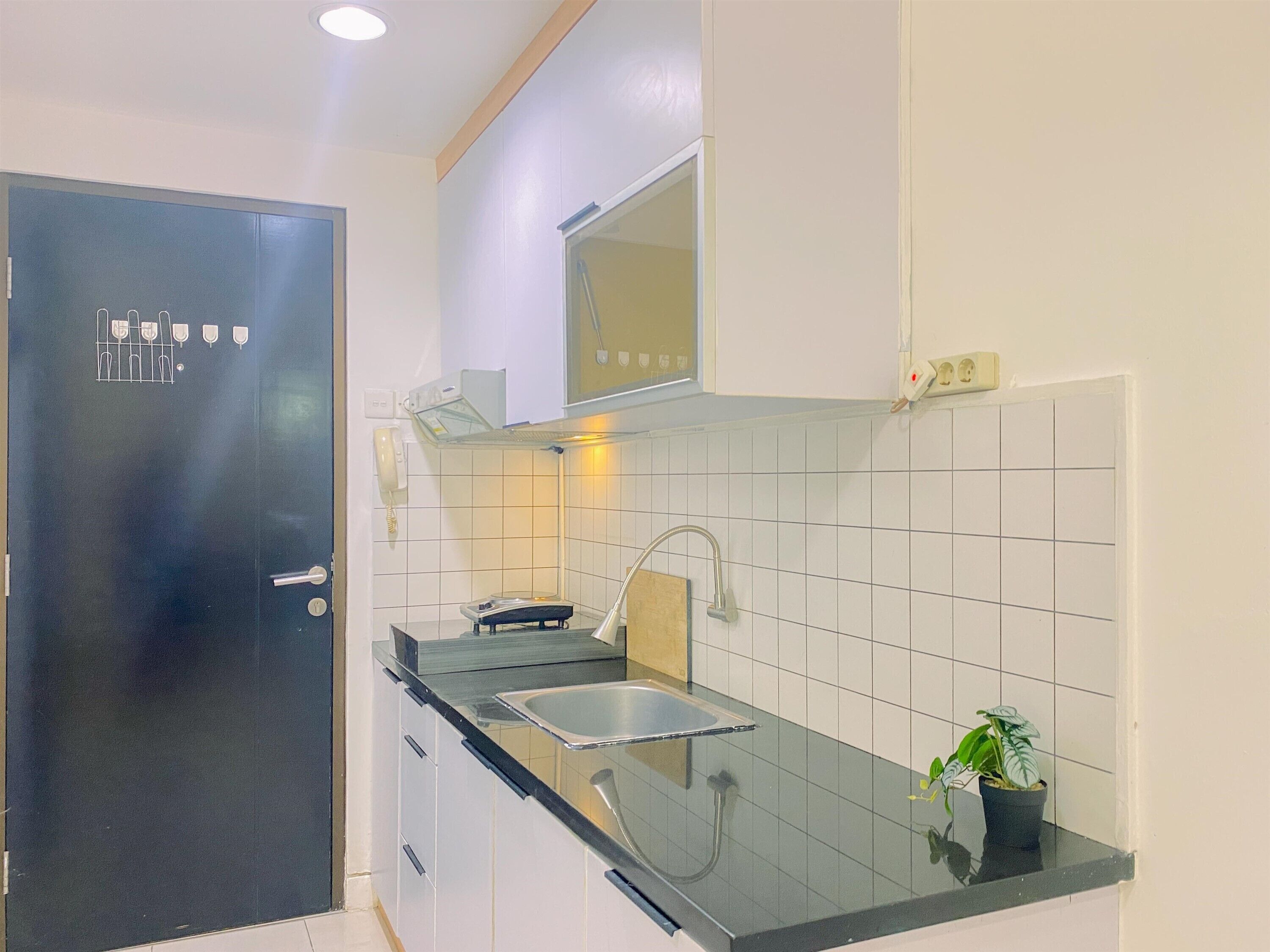 Studio | Cuisine privée | Réfrigérateur, surface de cuisson, cuiseur à riz