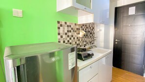 Studio | Eget kök | Kylskåp, spishäll och riskokare