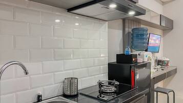 Studio | Eget kjøkken | Kjøleskap, kokeplater og riskoker