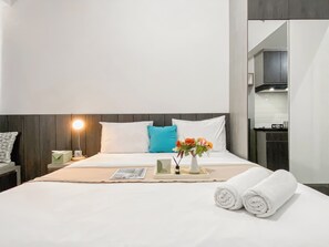 Studio | Free WiFi - Good And Warm Studio At Transpark Juanda Bekasi Timur Apartment (Bekasi)