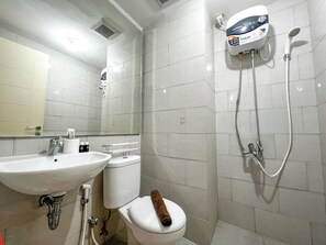 Apartment | Badezimmer | Dusche, Handtücher