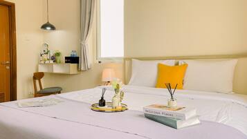 Studio | Een bureau, gratis wifi