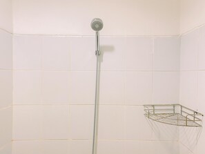 Estudi | Bany | Dutxa i tovalloles 