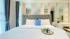 1 habitación, escritorio, tabla de planchar con plancha y wifi gratis