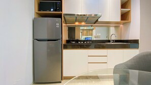 Apartment | Private kitchen | Fridge, microwave, stovetop, rice cooker - Fancy And Nice 1Br At Citralake Suites Apartment (Jakarta)