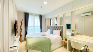 1 bedroom, desk, iron/ironing board, free WiFi - Fancy And Nice 1Br At Citralake Suites Apartment (Jakarta)