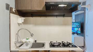 Studio | Private kitchen | Fridge, stovetop, rice cooker