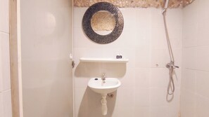 Bathroom - Comfortable Living 2Br At Dian Regency Apartment (Surabaya)