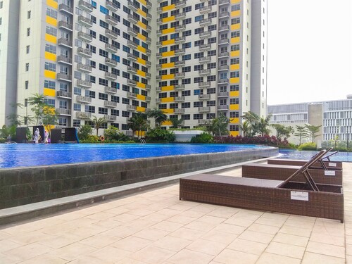 Restful And Minimalist Studio Springlake Summarecon Bekasi Apartment