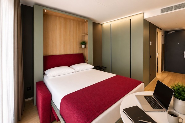 Economy Room | Hypo-allergenic bedding available, down comforters, in-room safe