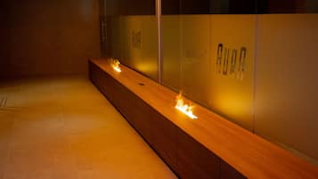 Sauna, hot tub