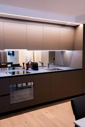 Smart TV 55 pollici con canali digitali, pavimenti riscaldati