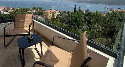 Traumhaftes Apartment mit Meerblick in der Bucht von Kotor