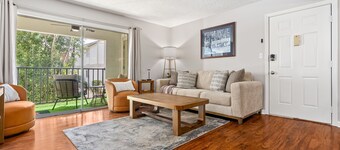 Eagle's Escape ~ Cozy 2-Bedroom Condo in Welcoming Auburn 
