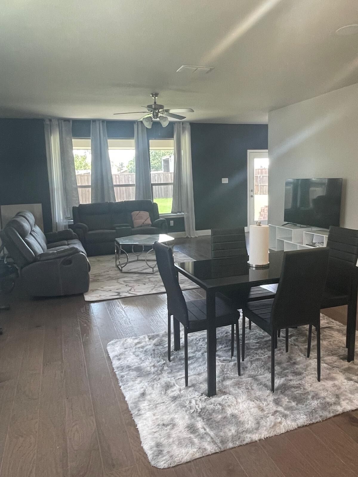 Luxurious and Spacious 4-bedroom house with Fiber WiFi in charming Forney