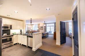 Room - Clay Brook Hotel & Residences (Warren)