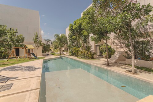 Stylish Condo with Premium Amenities