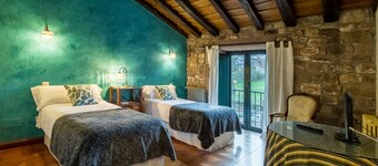 Country House 'La Casona De Barrio' with Mountain View, Private Pool and Wi-Fi