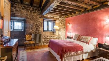 10 bedrooms, free WiFi, bed sheets