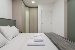 1 slaapkamer, een strijkplank/strijkijzer, wifi, beddengoed