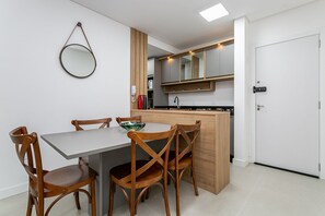 Dining - WI-FI 300mb | Pool | Balcony with BBQ #CANA09 (Florianópolis)