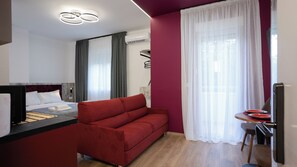 Living area - Cherry Balcony Central Apartment
 (Tiranë)