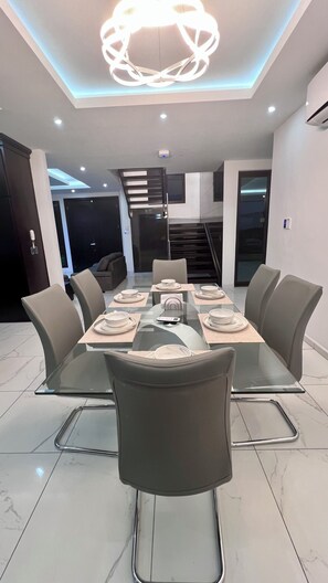 Dining - 4-bedroom house in delightful San Pedro Sula with private pool, mountain views  (Jaragua)