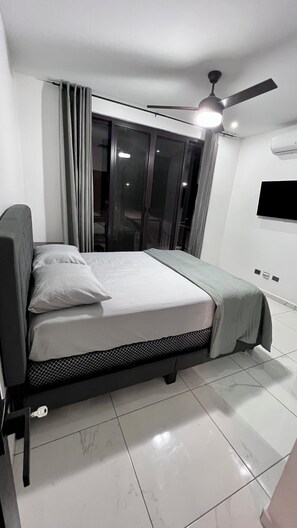 4 bedrooms, iron/ironing board, WiFi, bed sheets - 4-bedroom house in delightful San Pedro Sula with private pool, mountain views  (Jaragua)