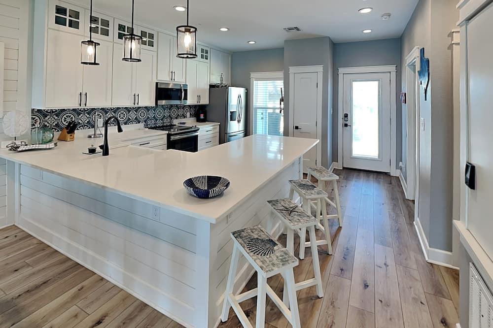 Copano Coastal Gem by Miss Kitty’s - Bayside, TX